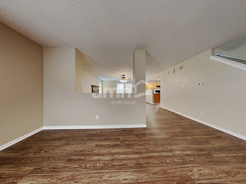 Building Photo - 5601 Skipping Stone Dr