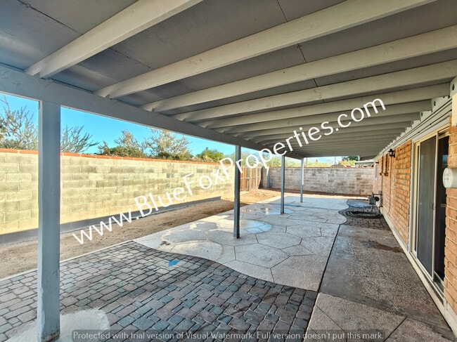 Building Photo - 3310 W Calle Toronja