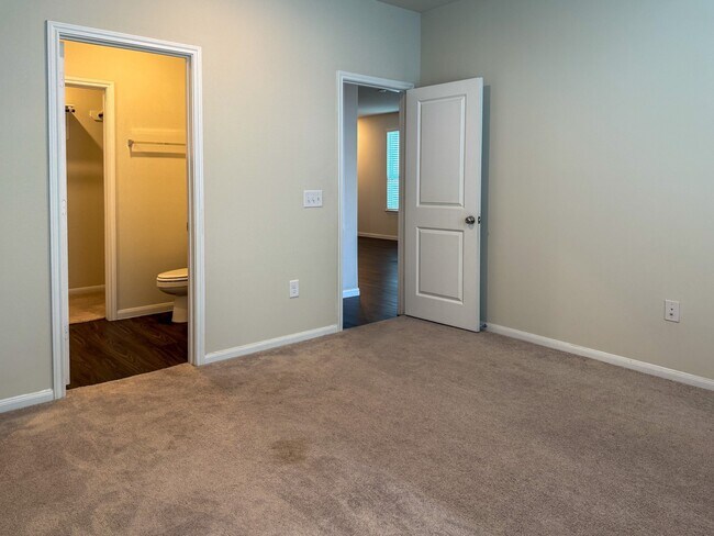 Building Photo - 6406 Franklin View Ln