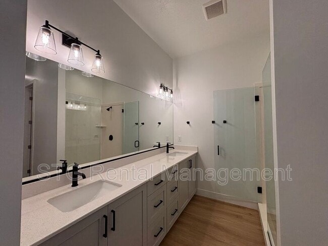 Building Photo - 2963 E Snowberry Dr