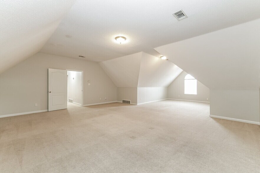 Building Photo - 10221 Carly Dr