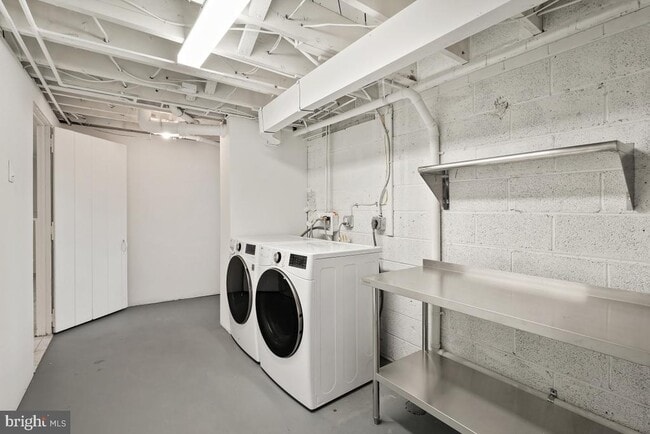 Building Photo - 2809 Pierpont St