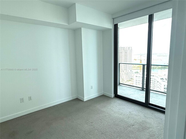 Building Photo - 501 NE 31st St