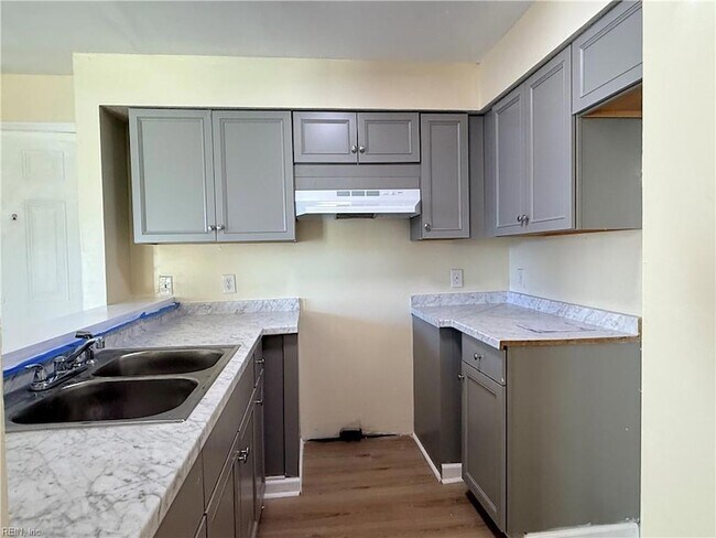 Building Photo - 97 28th St