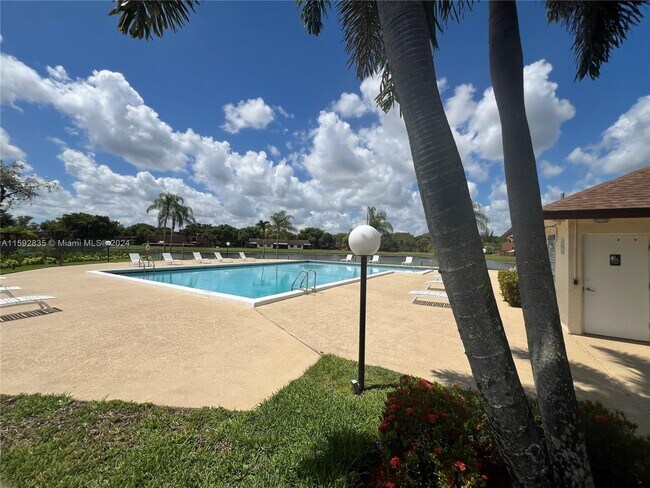 Building Photo - 773 SW 120th Way