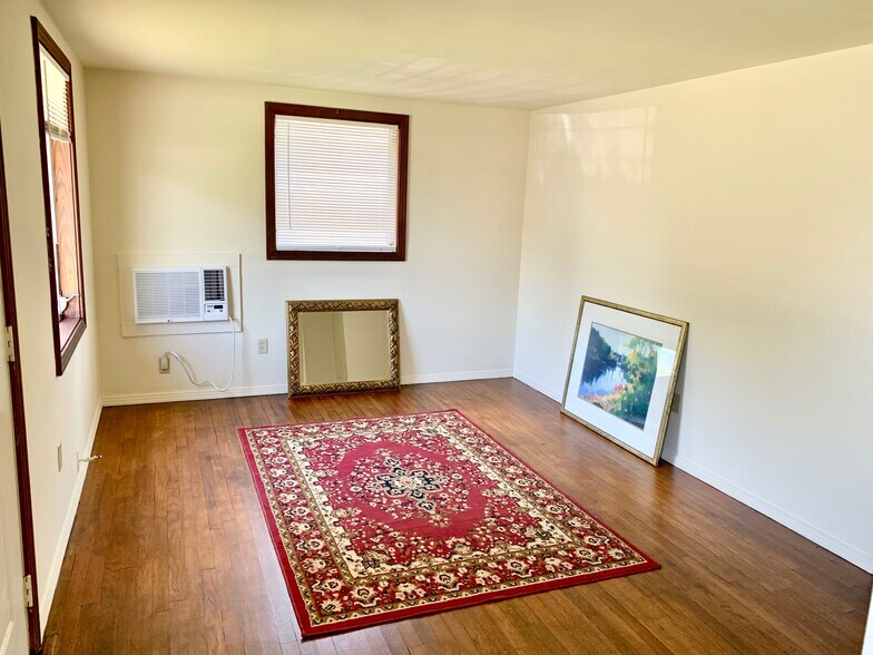 Building Photo - 443 3rd St NW