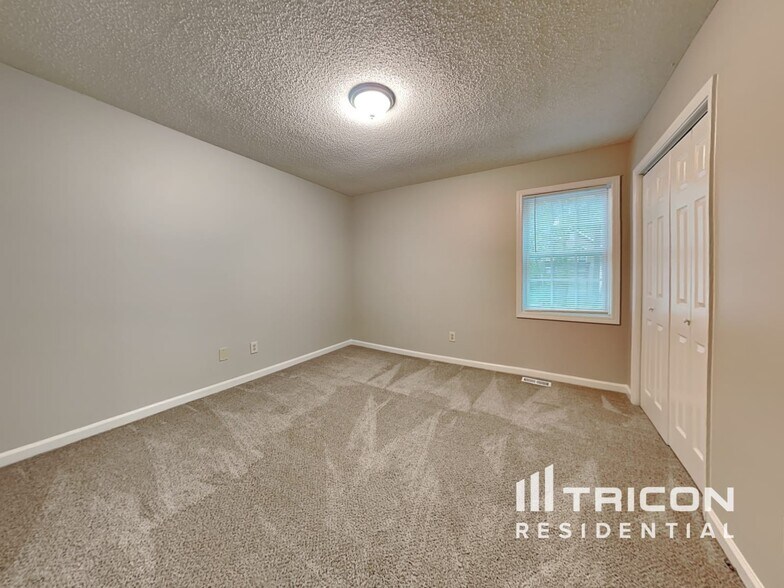 Building Photo - 2709 Owens Dr