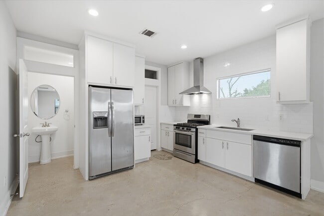 Building Photo - 603 Edgewood St