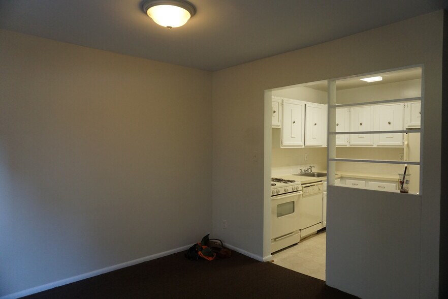 Building Photo - 4330 Hartwick road