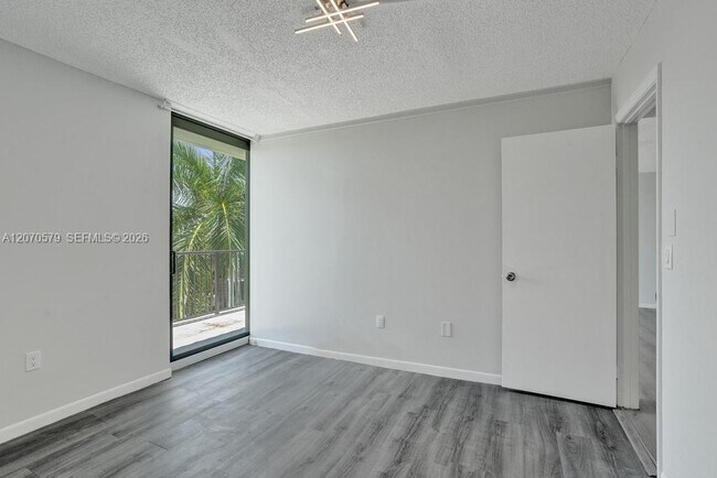 Building Photo - 1101 River Reach Dr