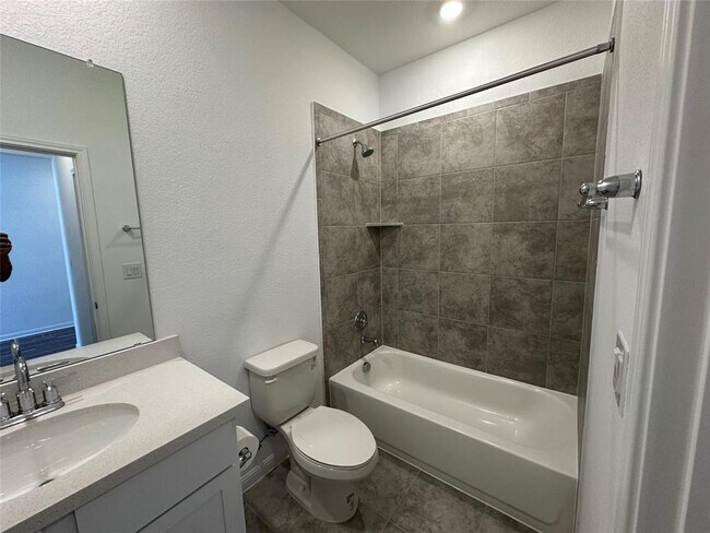 Building Photo - 112 Diorite Dr