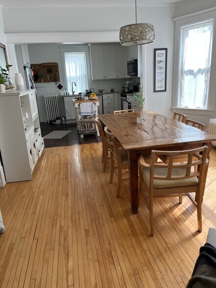 Building Photo - 2555 Emerson Ave S