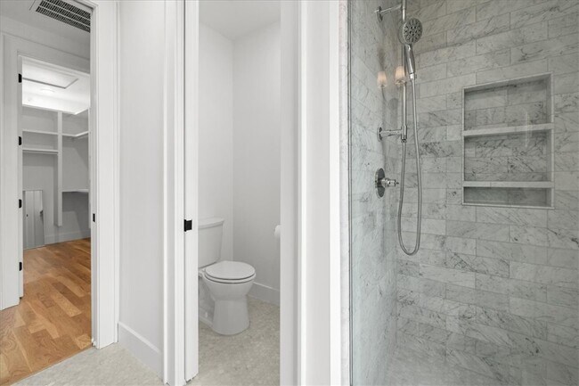 Building Photo - 4611 S 47th St