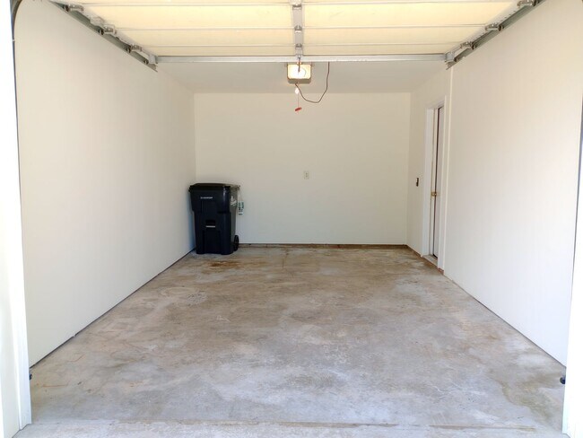 Building Photo - 3527-3529 Prescott Dr.