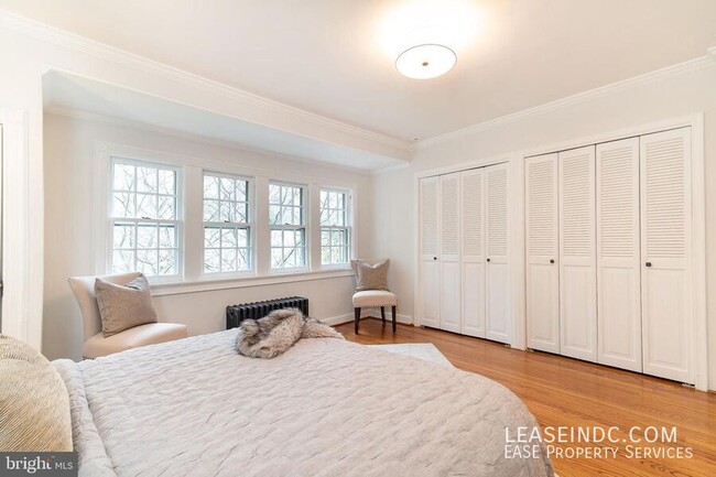 Building Photo - 4434 Reservoir Rd NW