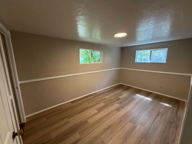 Building Photo - 683 N Washington Blvd