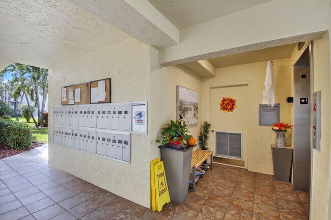 Building Photo - 23279 Barwood Ln N