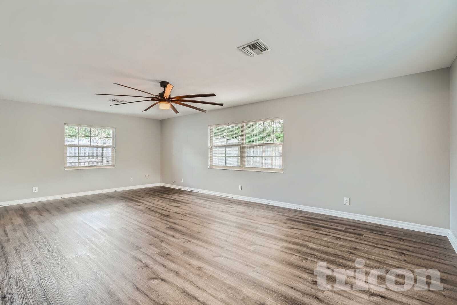 Building Photo - 3817 19th Ave N