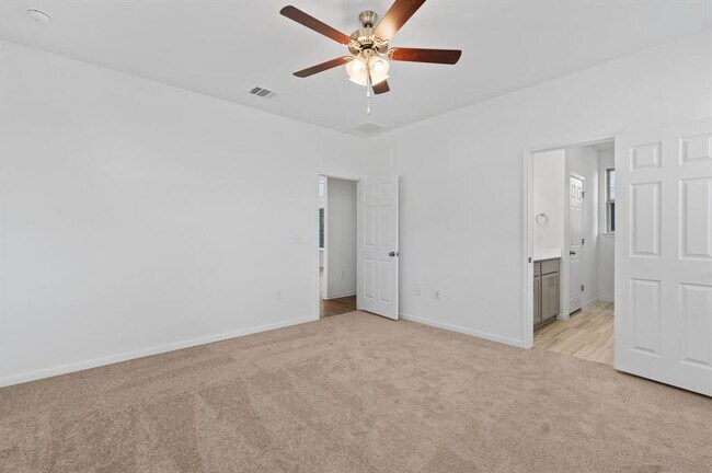 Building Photo - 348 Rend Dr
