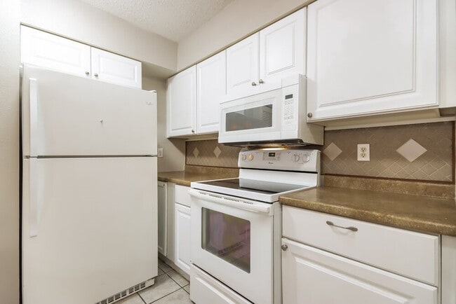 Building Photo - 18515 Denise Dale Ln