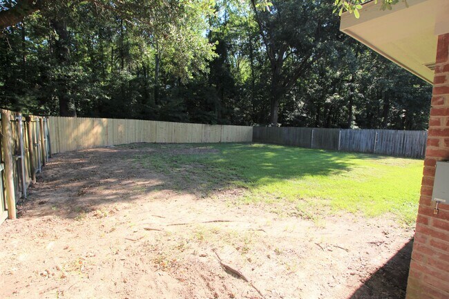 Building Photo - Coming Soon! Updated 3 Bedroom, 2 Bathroom home in Whitehouse ISD!