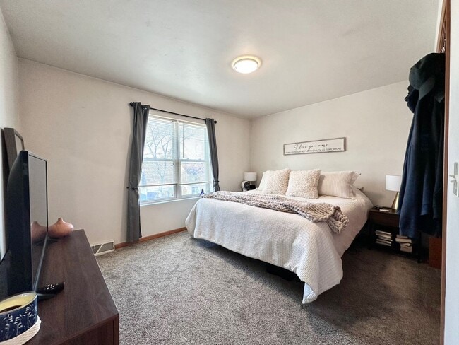 Building Photo - 1170-1172-1172 S Atrium Ct