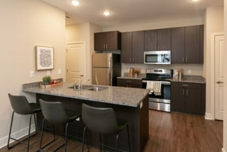 Building Photo - Brighton Crossing Apartments 1st Floor Large Apartment Available