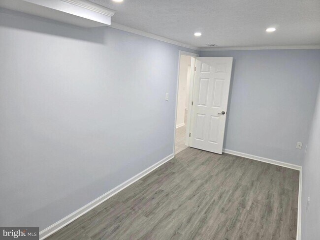 Building Photo - 4813 Lawrence St