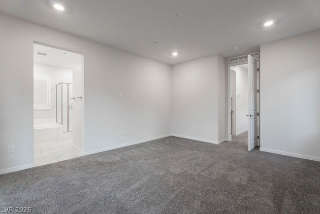 Building Photo - 11620 Desert Hollow Avenue