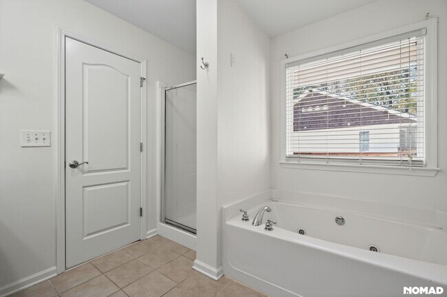 Building Photo - 235 River Green Ave