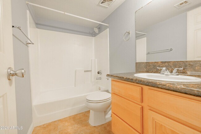 Building Photo - 1241 N 48th St