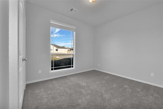 Building Photo - 13010 Laura Lake Dr