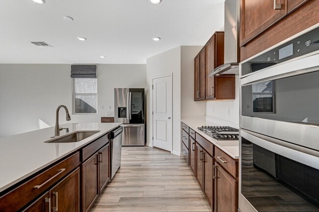 Building Photo - AMAZING 2 Story, 5 Bedroom Home in Gated community!