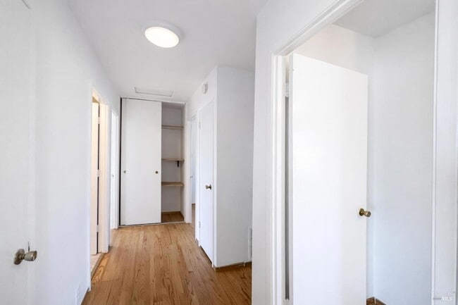 Building Photo - 5122 Potrero Ave