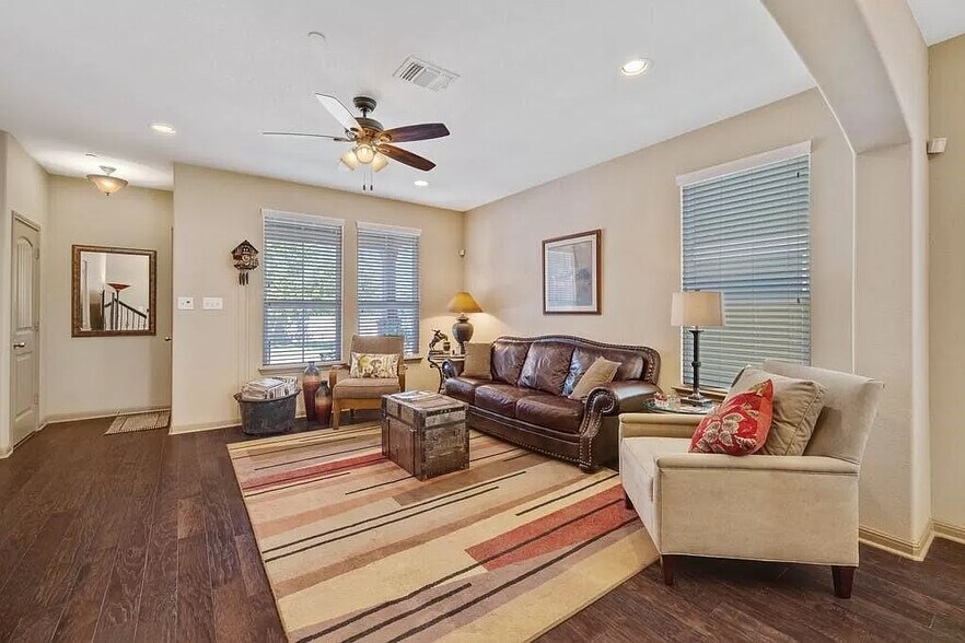 Building Photo - 1022 Lost Pines Ln