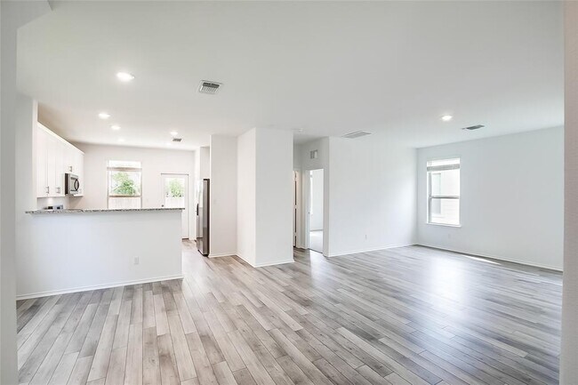 Building Photo - 812 Black Alder St