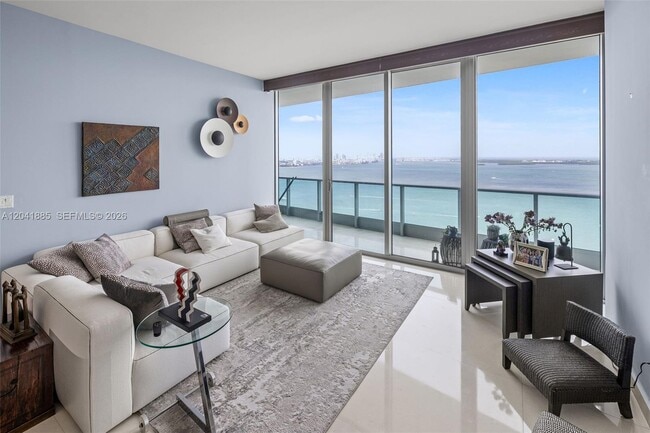 Building Photo - 1331 Brickell Bay Dr
