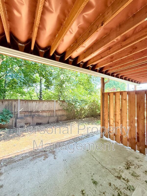 Building Photo - 7422 NE Hazel Dell Ave