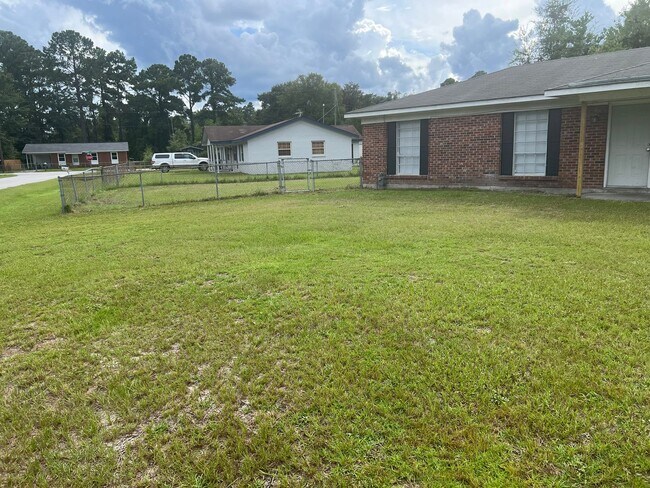 Building Photo - 600 Palmetto St