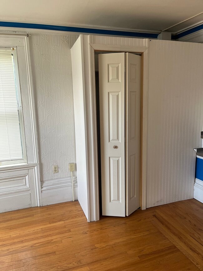 Building Photo - 236 N Grand St