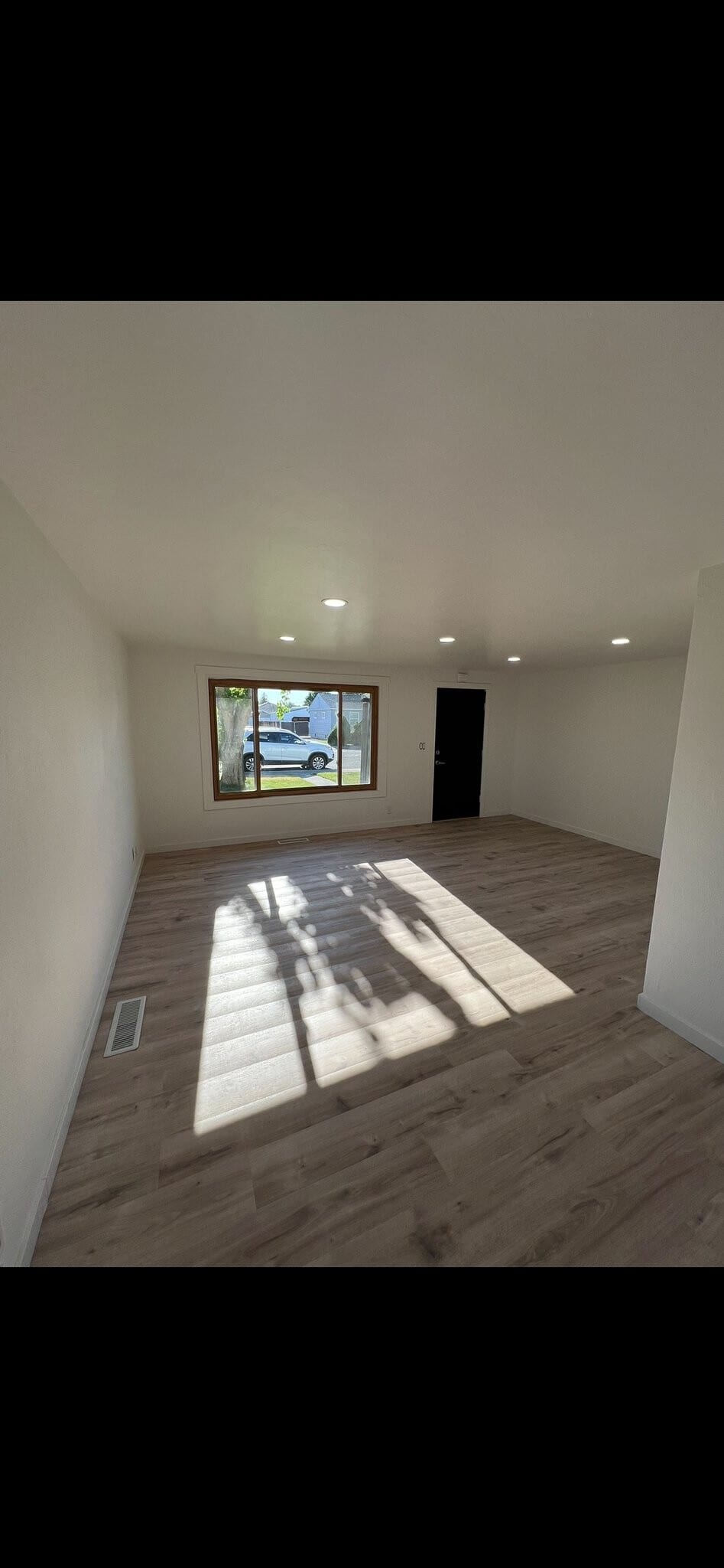 Building Photo - 1511 N 18th Ave