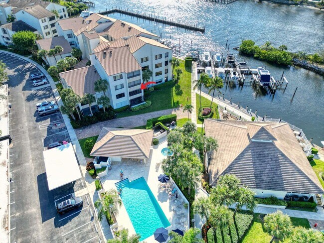 Building Photo - 827 Oak Harbour Dr