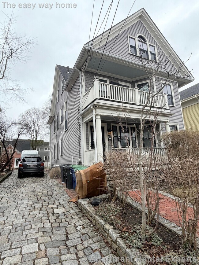 Building Photo - 13 Linden Ave