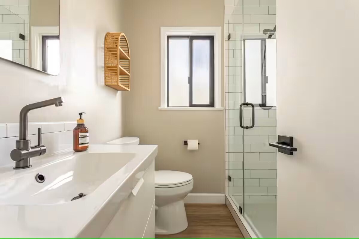 Building Photo - 326 Rosecrans Ave