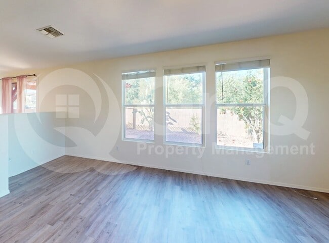Building Photo - 314 W Vuelta Friso