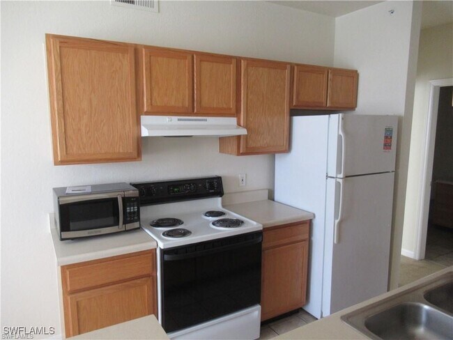 Building Photo - 7945 Preserve Cir