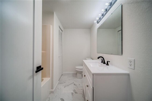 Building Photo - 5574 Hardscrabble Rd
