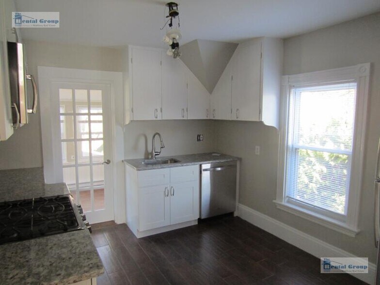 Building Photo - 26 Rand St