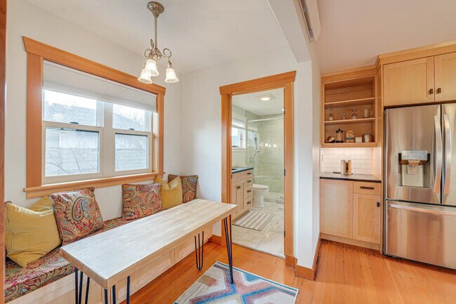 Building Photo - 2323 Elizabeth St