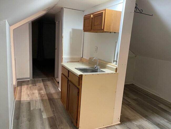 Building Photo - 1098